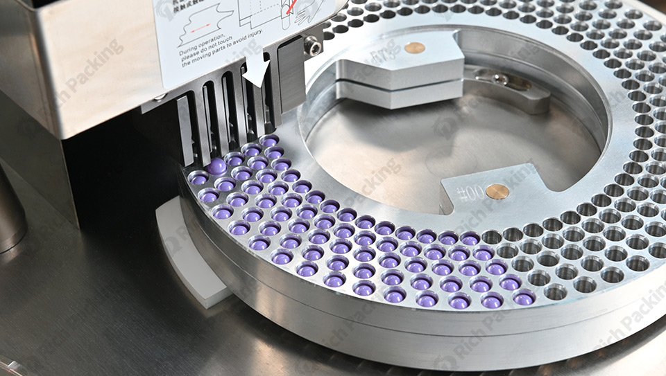 Capsule organizing tray